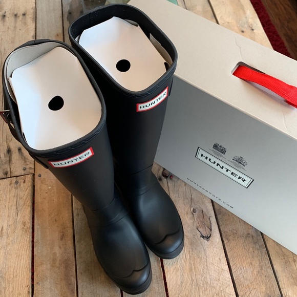 🎉SOLD🎉BNWT Authentic Hunter tall black boots - Picture 3 of 6